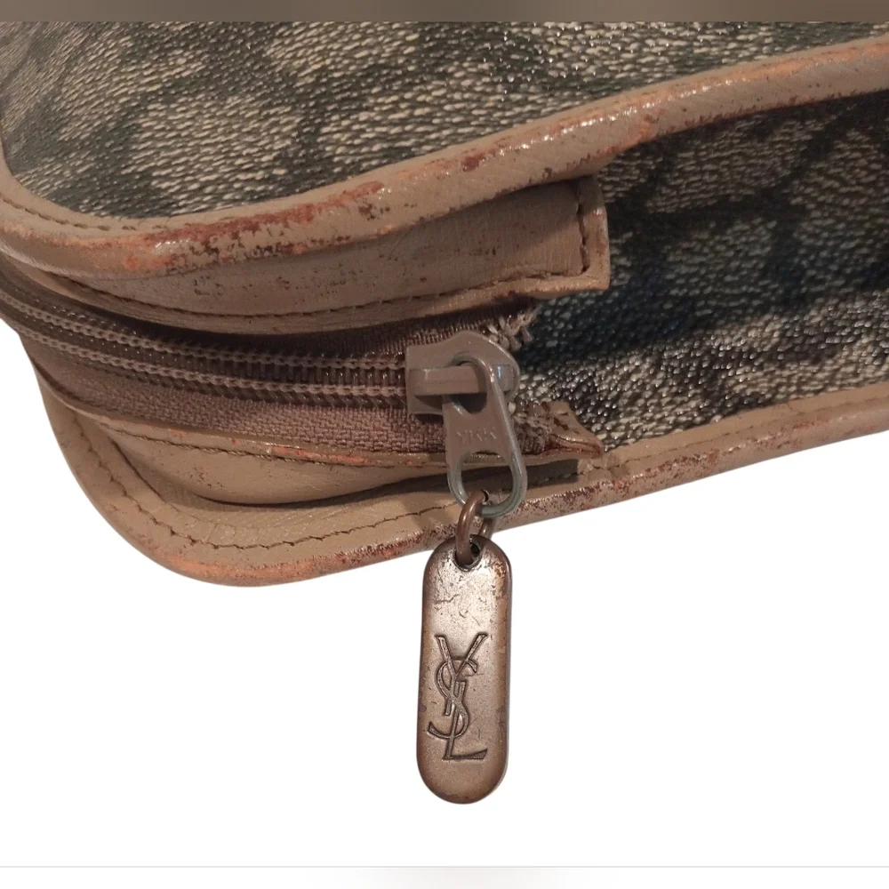 Yves Saint Laurent Giraffe Print Clutch/Cosmetic bag W/ COA - Picture 7 of 16